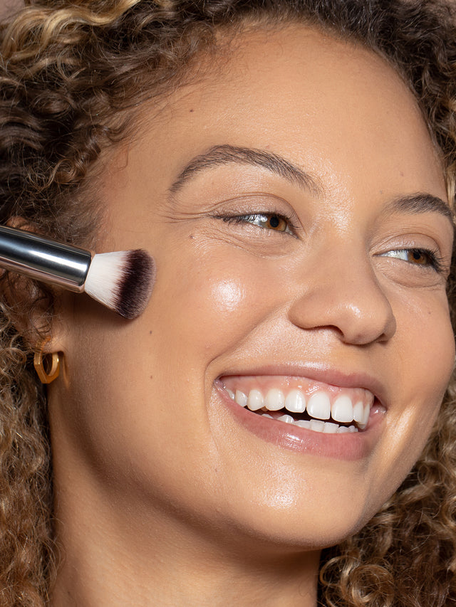 2021-01_COMPLEXION_BRUSH_005-FINAL_e795fad7-e97b-4bd1-89b3-fd617761e367.jpg