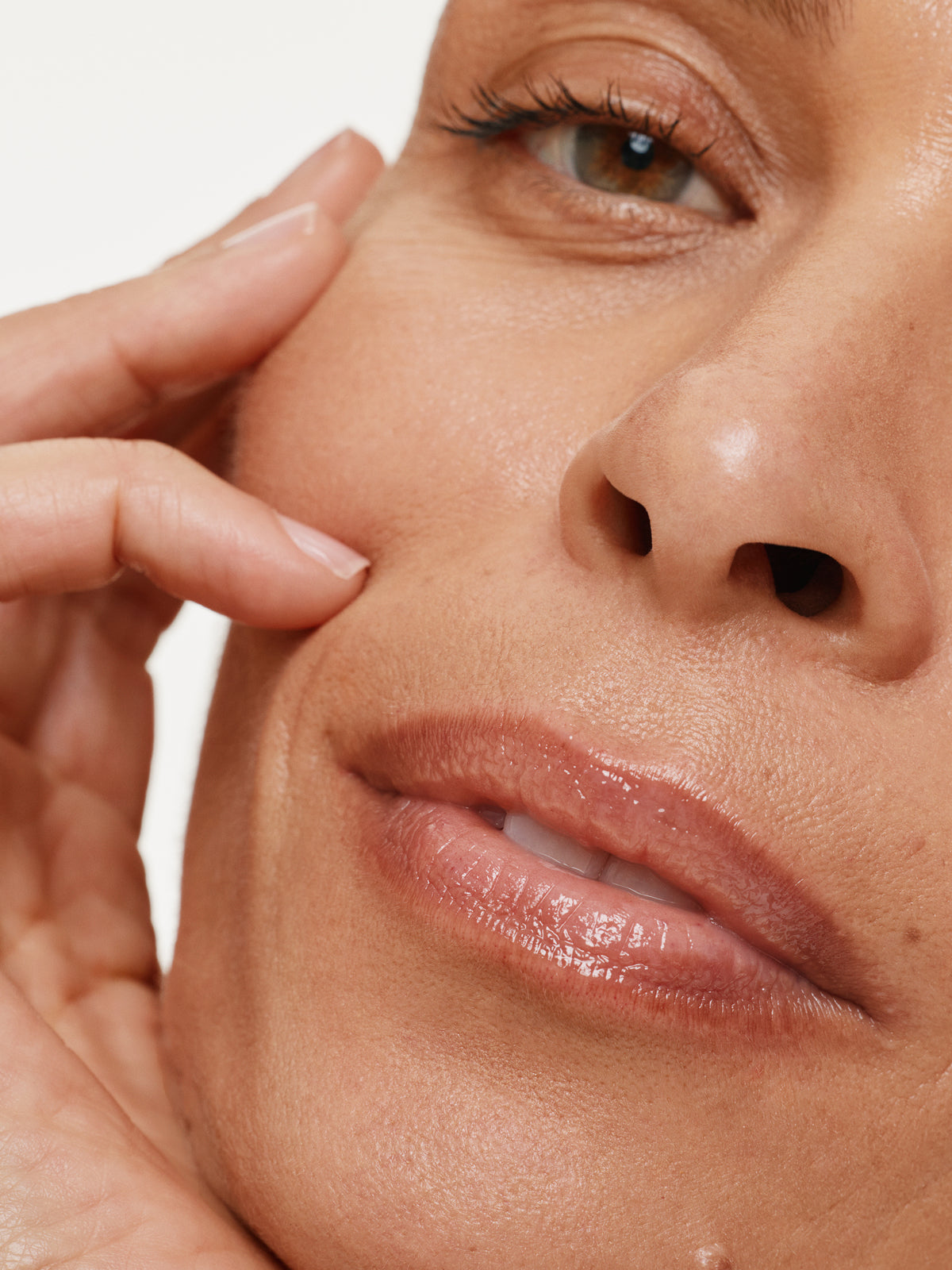 ILIA_Lip_Wrap_Overnight_Mask_01_1200x1600px.jpg