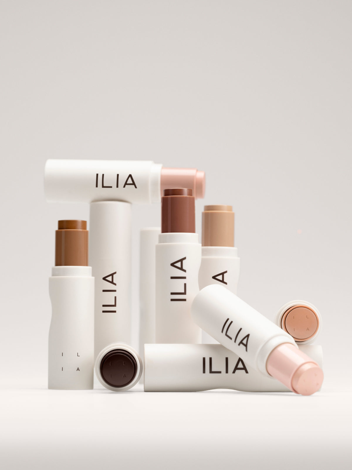ILIA_SkinRewindComplexionStick_PDP-4_98ac0945-3ff8-4543-9060-ed73f96f37c2.jpg
